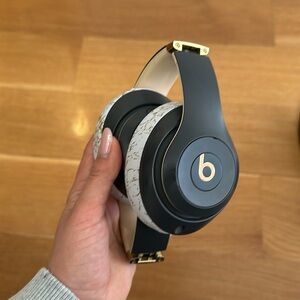 Beats Wireless Noise Cancelling Headphones